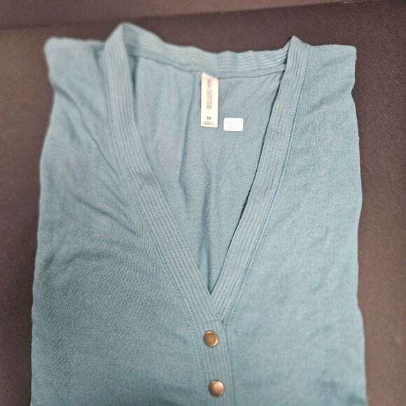 Zenana Outfitters 3X Long Sleeve Snap Front closure cozy sweater, aqua. - Picture 2 of 3